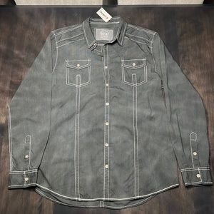 Men’s BKE standard fit button down. Size XL